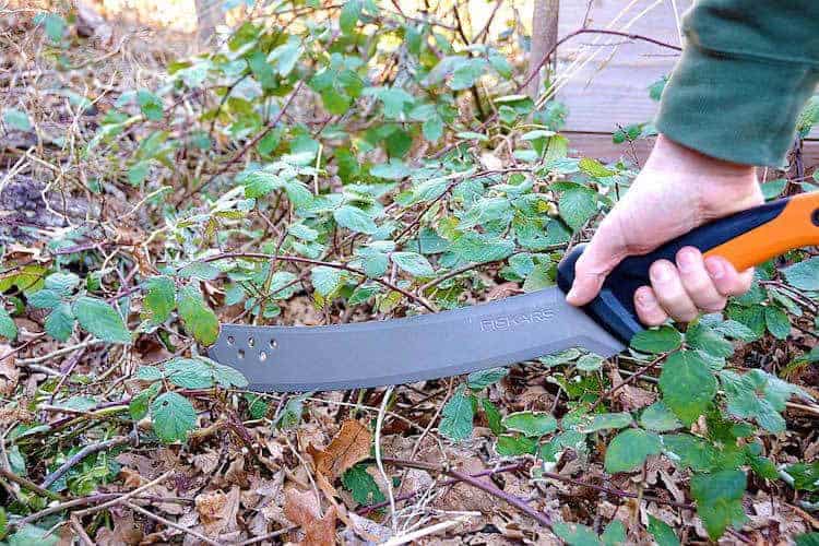 how to grip a machete